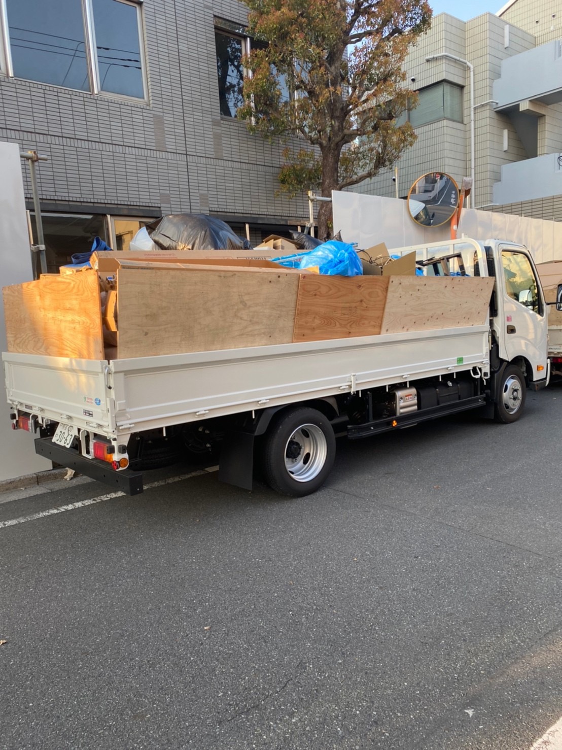 練馬区廃ビル残置物撤去