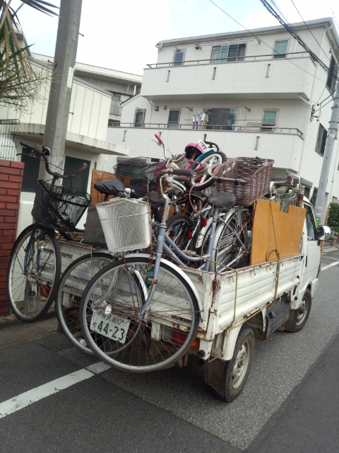 不用になった大量の自転車の回収事例